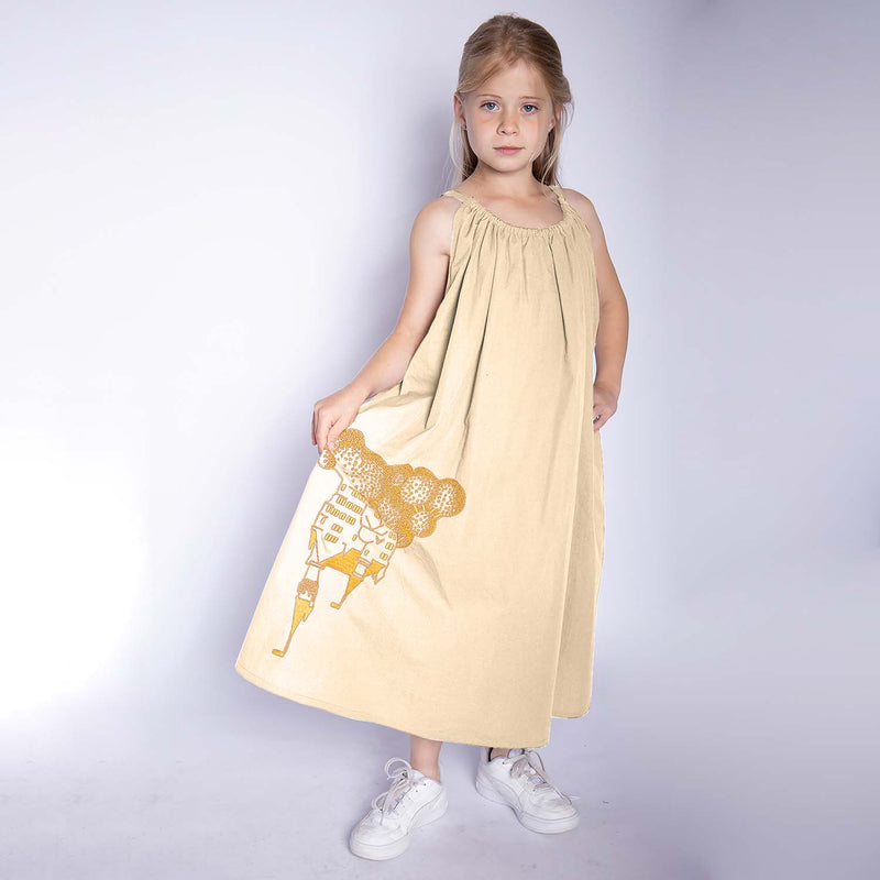 Beiges Mädchen-Boho-Kleid mit goldener Burg-Stickerei