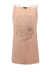 Handwerkliches T-Shirt-Kleid aus natürlich gefärbtem Krapp mit Handaufdruck